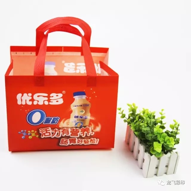 手提袋見(jiàn)多了，今天來(lái)看看打孔式無(wú)紡布袋定做